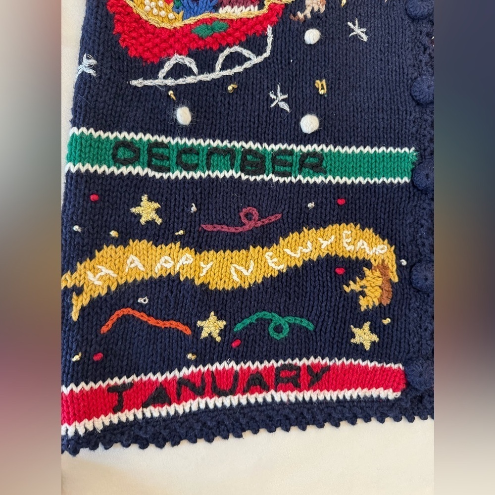 VINTAGE! Colorful Knit Vest with Seasonal Designs - Picture 7 of 14